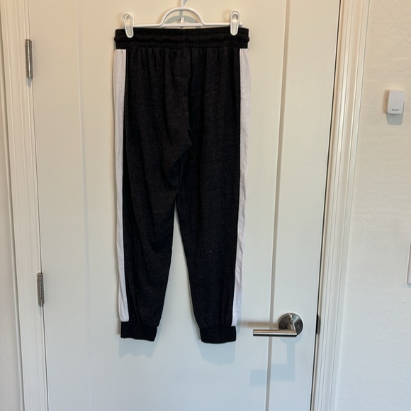 CHASER SUPER SOFT COZY JOGGER PANTS - Picture 3 of 5